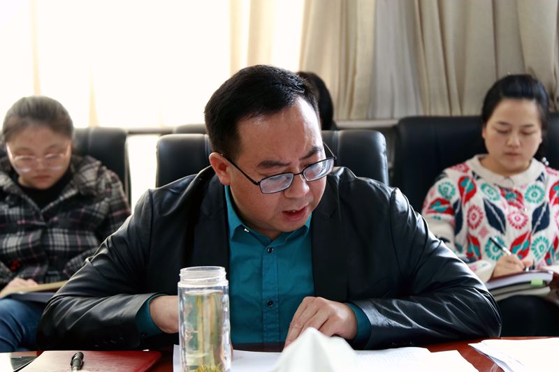党委书记、董事长胡会清领学习总书记在国家勋章和国家荣誉称号颁授仪式上的讲话及称号获得者事迹材料